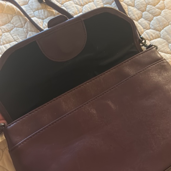 100% Leather Purse - Picture 4 of 12